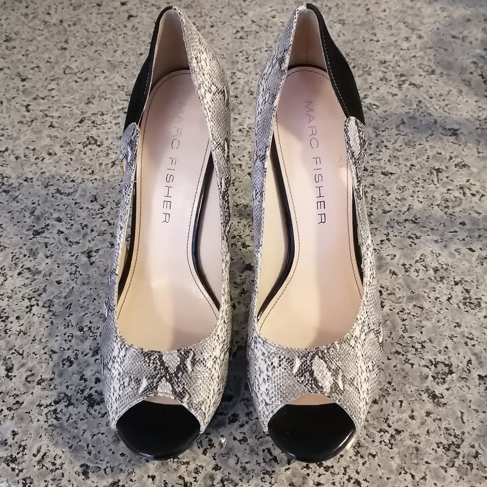 Marc Fisher Snake Print Silver Black Peep Toe Suede Heels Size 9